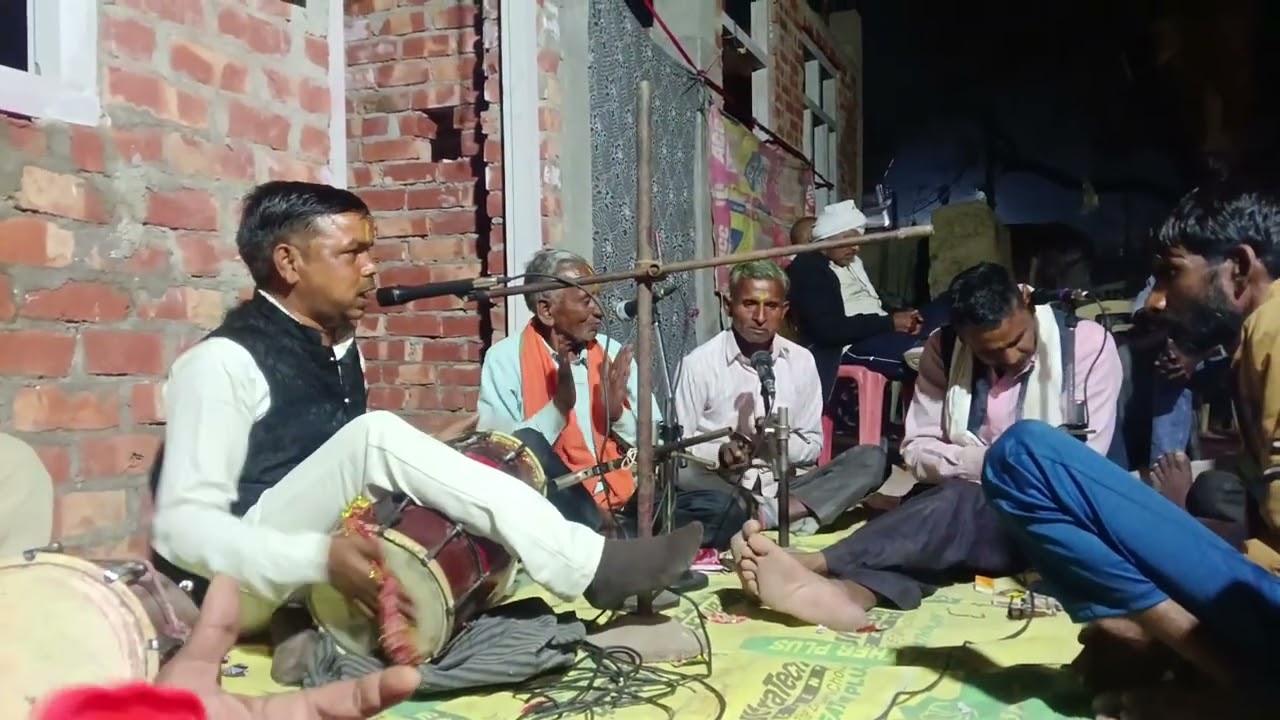 देवर कहवो चुनरिया लई देबे (फाग)