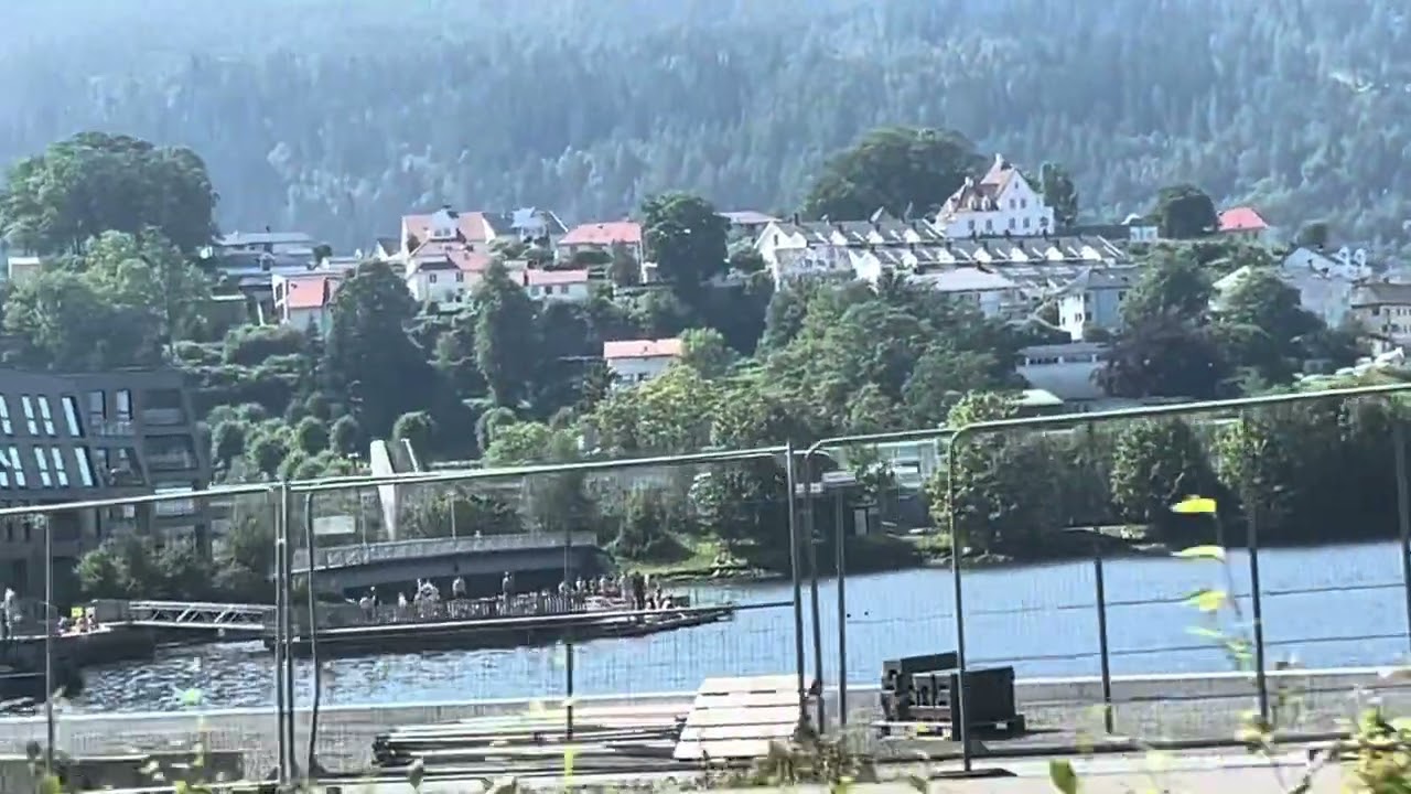 Extreme Beauty whith the Bybane/ Citytrain in Bergen on the Warmest day in 57 years! 🇳🇴