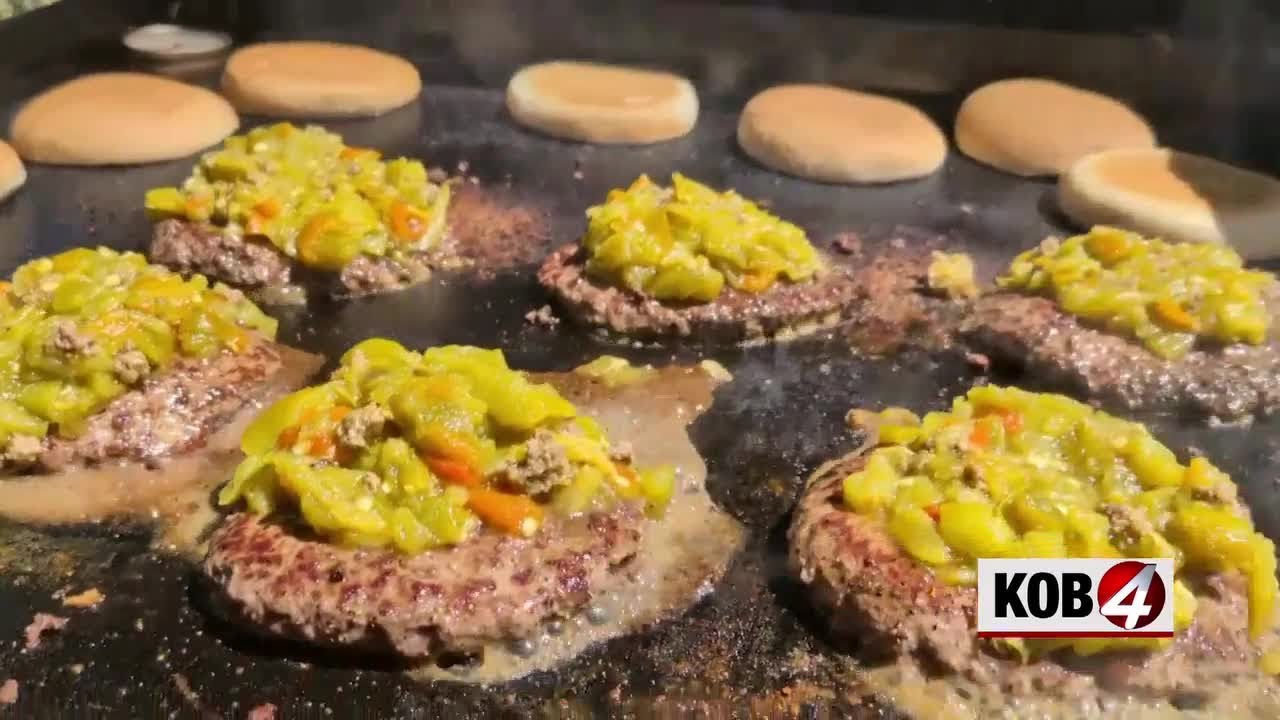 Who won the New Mexico State Fair Green Chile Cheeseburger Contest?