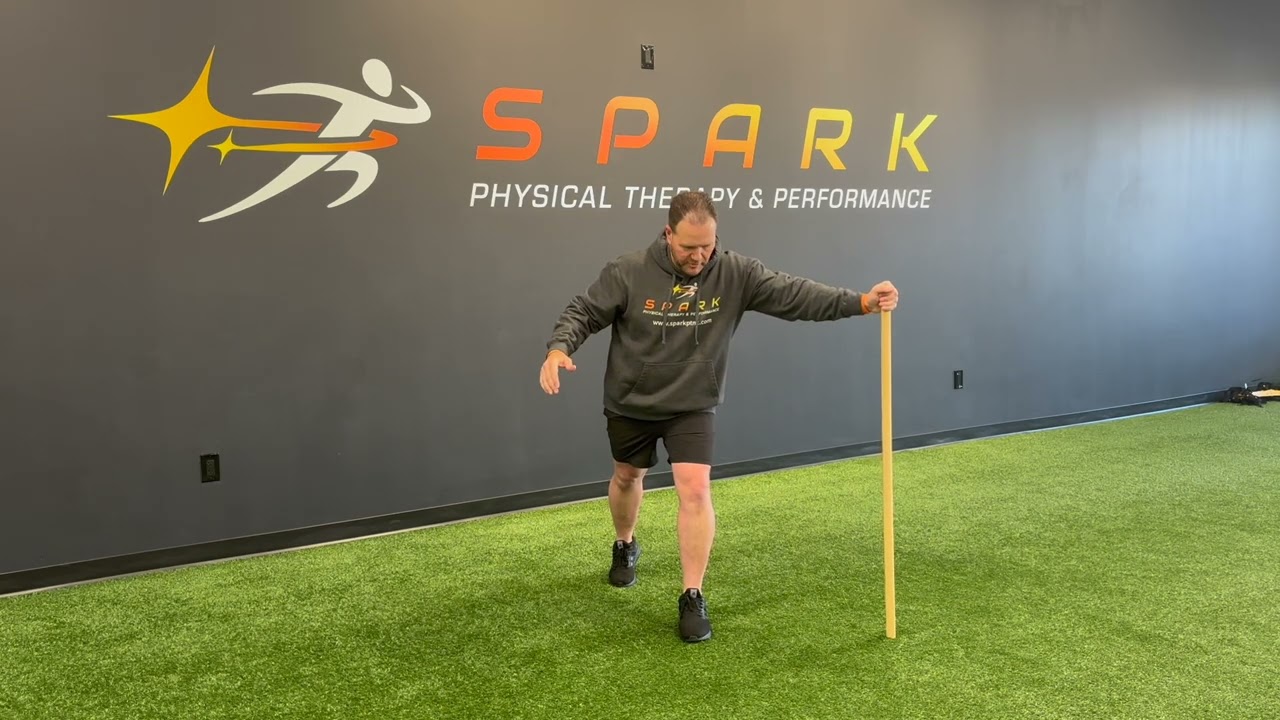 Split-Stance Crossing Arm Reach