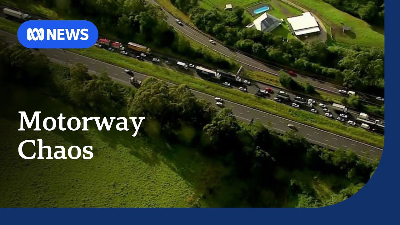 Hundreds of cars damaged by metal debris on NSW motorway | ABC News