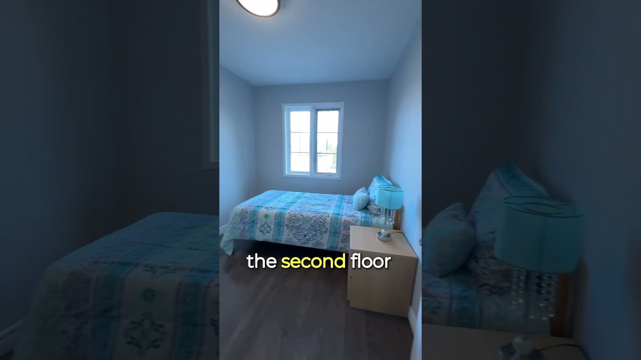 FULLY UPGRADED TOWNHOUSE in Central Erin Mills!