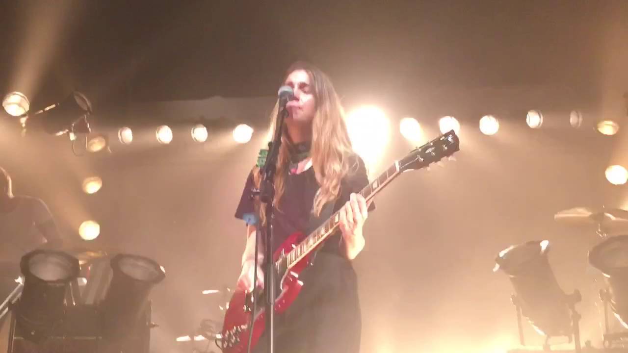 Haim - Nothing's Wrong (new song) - live Flagstaff, AZ 05/18/16