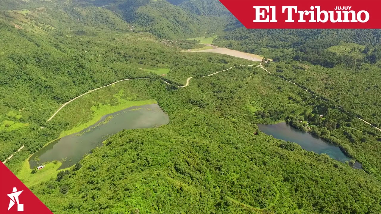 Monta&ntilde;as verdes rodean a las INCRE&Iacute;BLES Lagunas de Yala en Jujuy