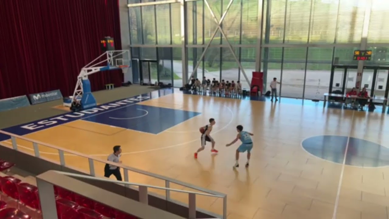 Momento destacado de Estu B vs S.J.B 2010 (1:05:23 - 1:10:22)