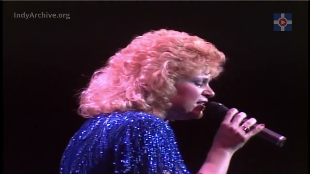 Sandi Patty canta In Majesty He Will Come/ Majesty - Turnê Praise Glorious