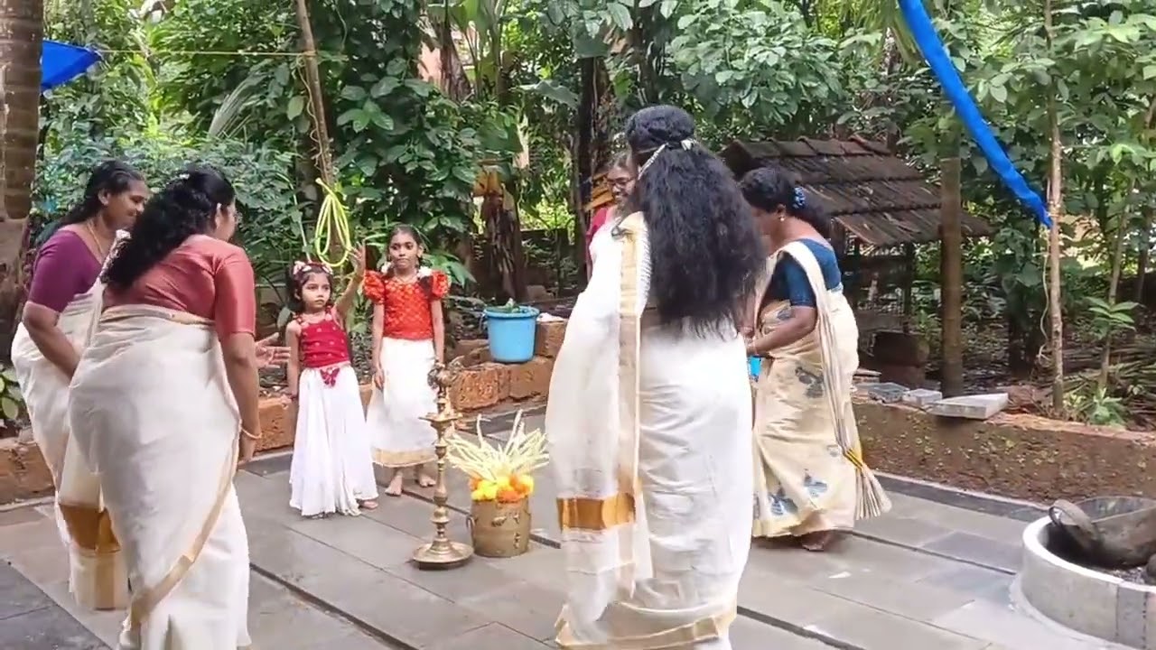കഴിഞ്ഞ ഓണത്തിന് നമ്മൾ ഒന്നിച്ചു കളിച്ച തിരുവാതിര....