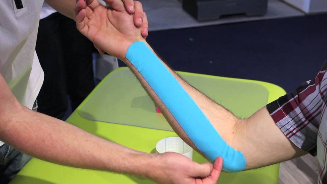 taping tapen Golferellenbogen / Epicondylitis ulnaris humeri
