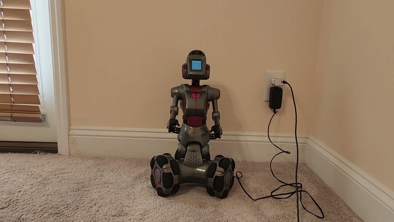 WowWee Mr Personality Vs. Meccano Meccanoid G15 Jokes Part 2 (Mr Personality)