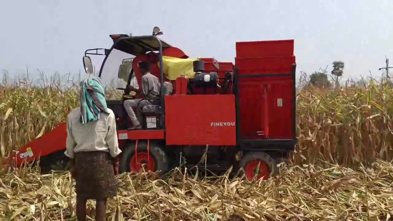 DRY  CORN 🌽 HARVESTER 🌽🌽 MADE IN GERMANY COST WITH TRAVELLING CHARGES 28 LAKHS