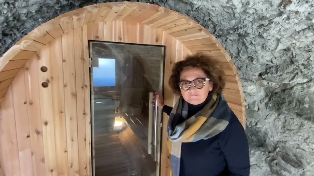 La #sauna a botte nella grotta. AHS le migliori saune finlandesi in legno di cedro a #Udine