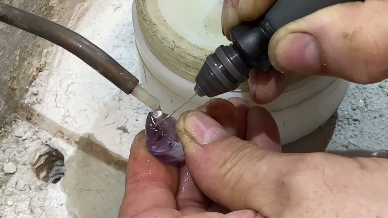Como furar pedra preciosa para lapida&ccedil;&atilde;o e/ou joalheria usando uma broca