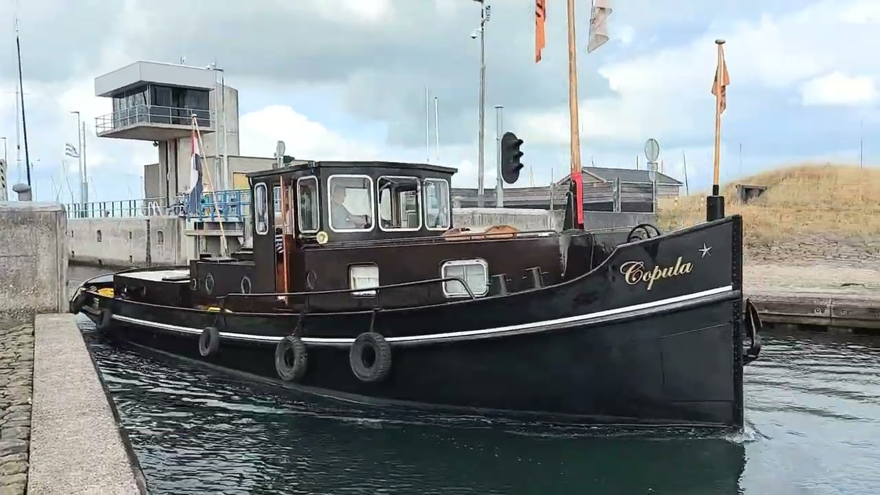 Sleepboot Copula (1930) Industrie 2VD6 bij sluis Goese Sas (tugboat)