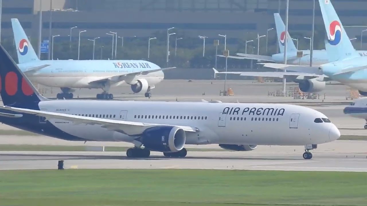 Boeing 787-9 Dreamliner / HL8703 / Air Premia / taking off from Seoul-Incheon
