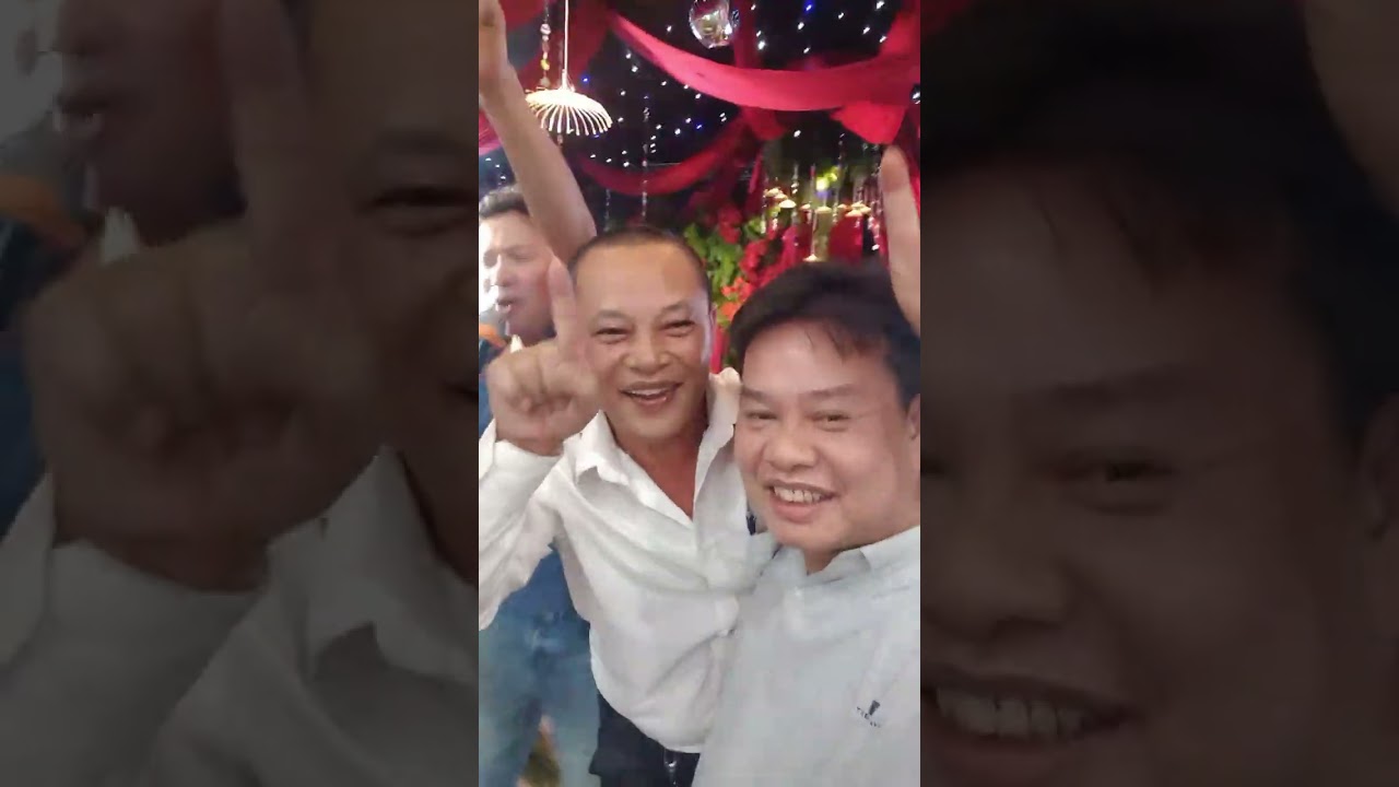 TIỆC NHÓM HỌ