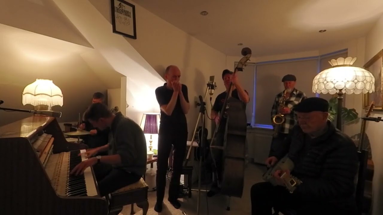 Midnite Steppers - My Baby Likes to Shuffle (orig. Alonzo Scales)