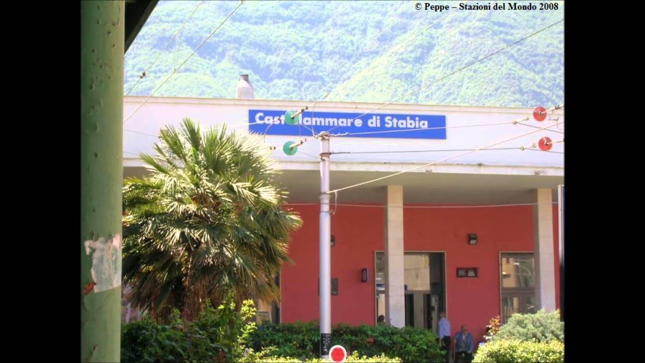 Annunci alla Stazione di Castellammare di Stabia