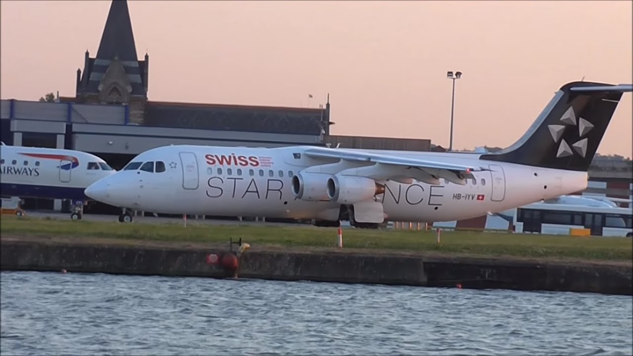 Swiss 'Star Alliance' Livery BAe146 Avro RJ100 (HB-IYV) at London City Airport - 10/09/15