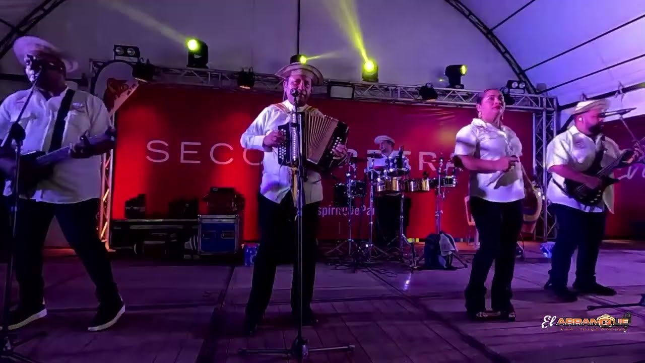 SALÓN HERRERANO DESFILE DE LAS MIL POLLERAS ALFREDO ESCUDERO, NENITO VARGAS Y ALEJANDRO TORRES