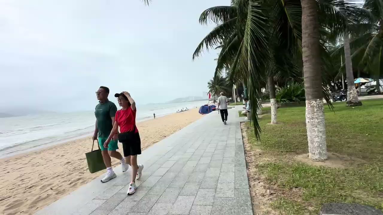 Biển Nha Trang 3h07’ chiều 10/12