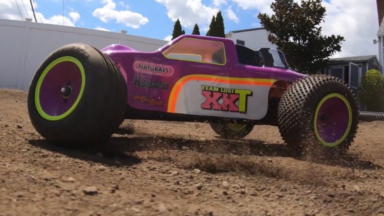 e188: Винтажный заезд на стадионном грузовике Team LOSI XXT на гоночной трассе Порт-Ройял
