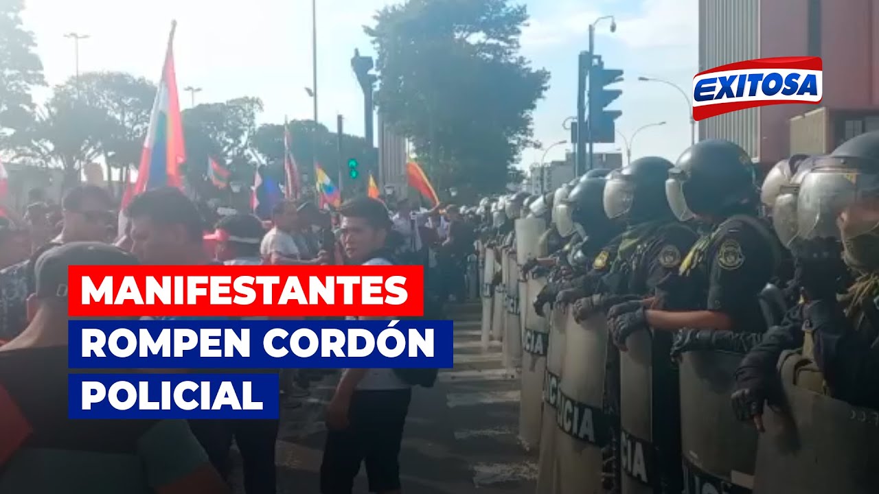 🔴🔵Cercado de Lima: Manifestantes rompen cord&oacute;n policial y llegan a la Av. Abancay