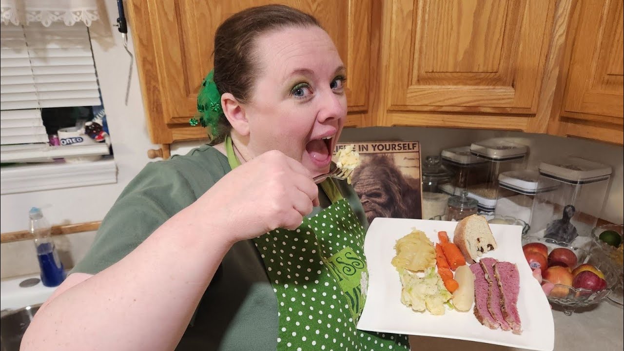 How to make Corned Beef and Cabbage in the Crockpot/Slow Cooker