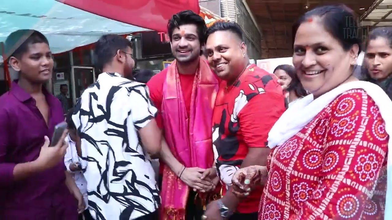 True King of Bigg Boss Season 17, Abhishek Kumar Won Million of Hearts Taking Selfie With Fans