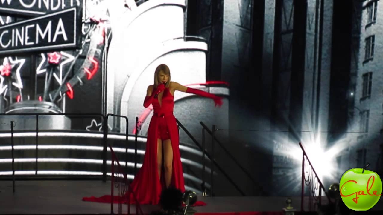 "THE LUCKY ONE" - TAYLOR SWIFT 'The RED Tour' Live in Manila 2015 (6.6.14) [HD]