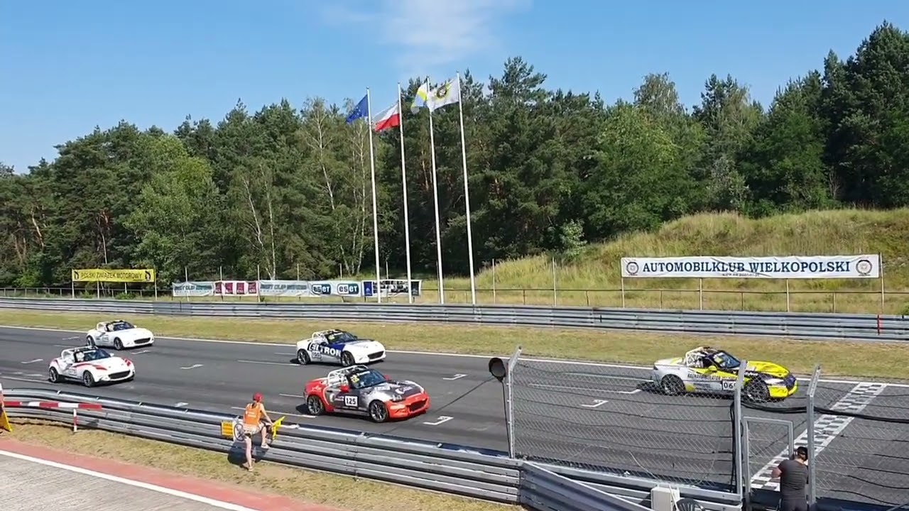 Start do pierwszego wyścigu 4. rundy WSMP 2022 na Torze Poznań