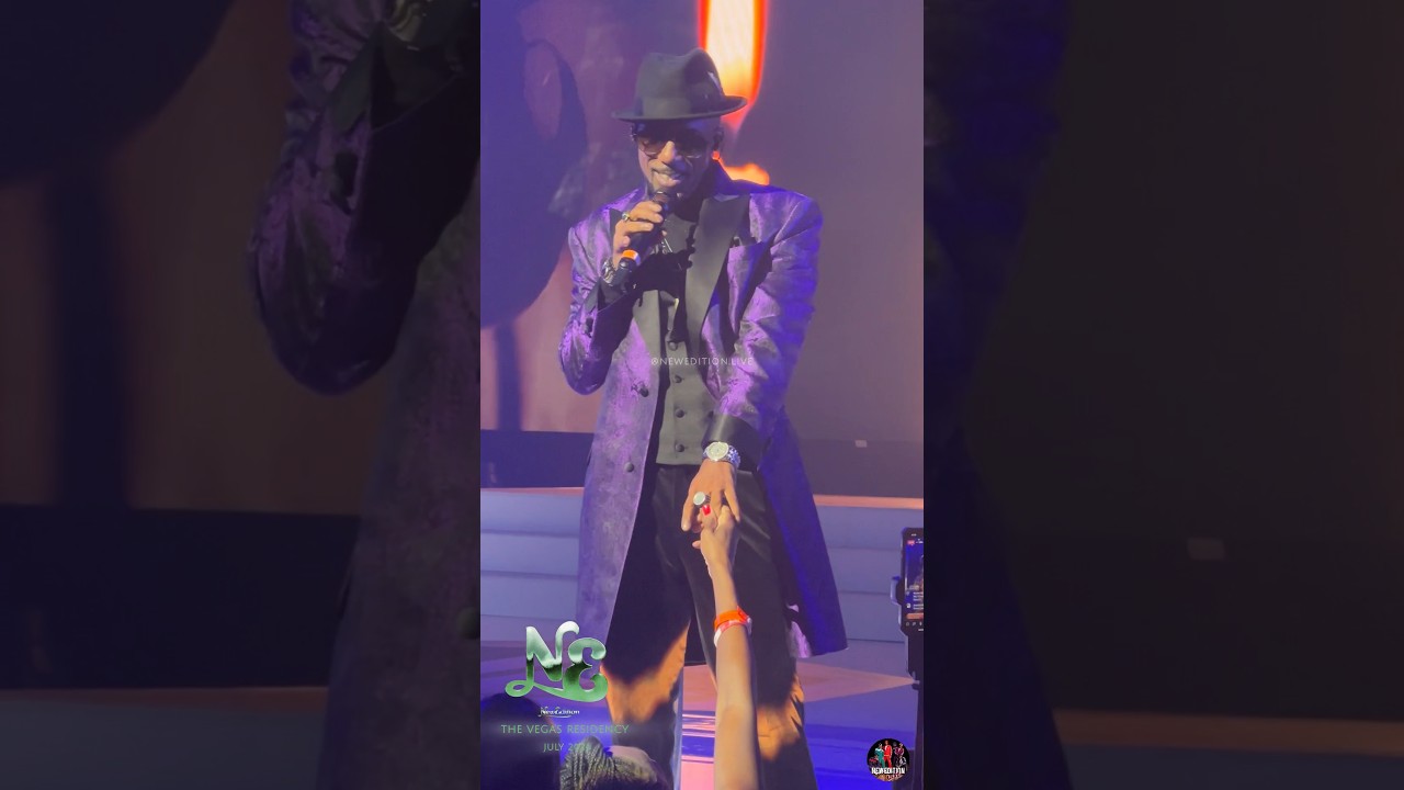 We love a sweet serenade from Ralph Tresvant 😍❤️🔥 #NewEditionLasVegasResidency