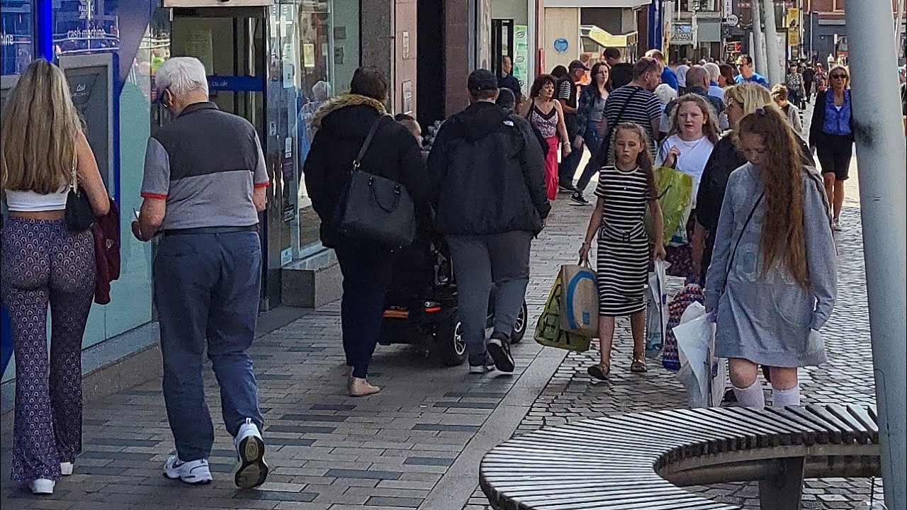 Walk Around Blackpool Town Centre