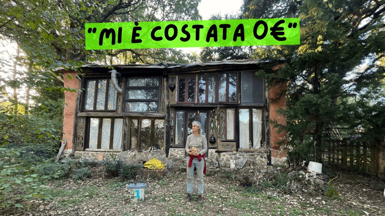 Vivere in una casa fatta con materiali di recupero