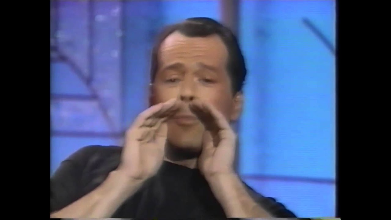 Bruce Willis Arsenio Hall / PODCAST: Listen to the Moonlighting podcast here: playpodca.st/mtp