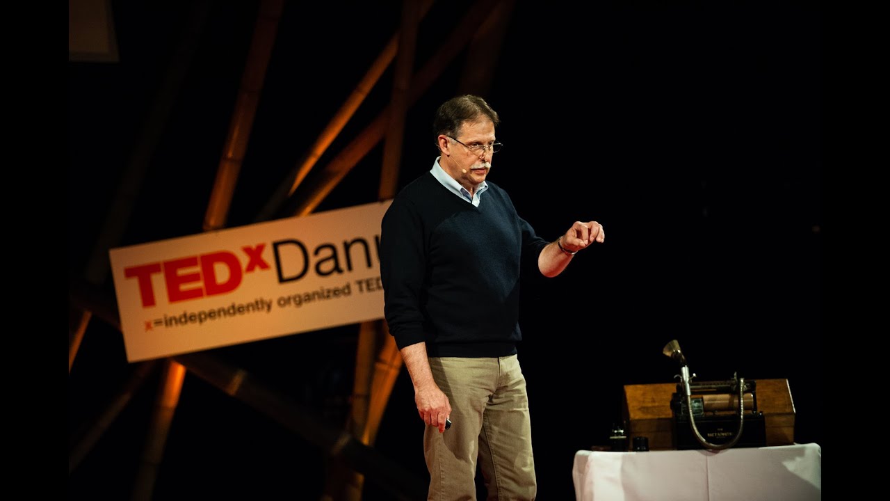 Az információ-technológia dinoszauruszainak tanulságai: Kutor László at TEDxDanubia 2014