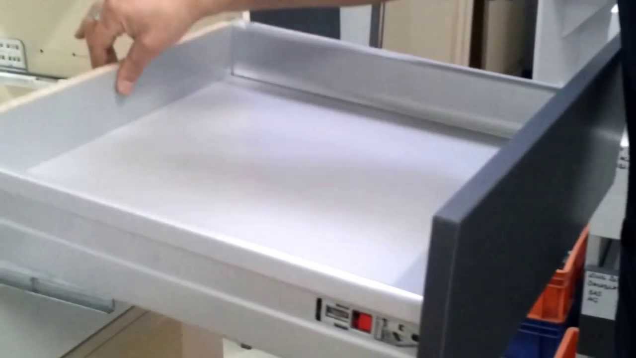 Samet kitchen drawers