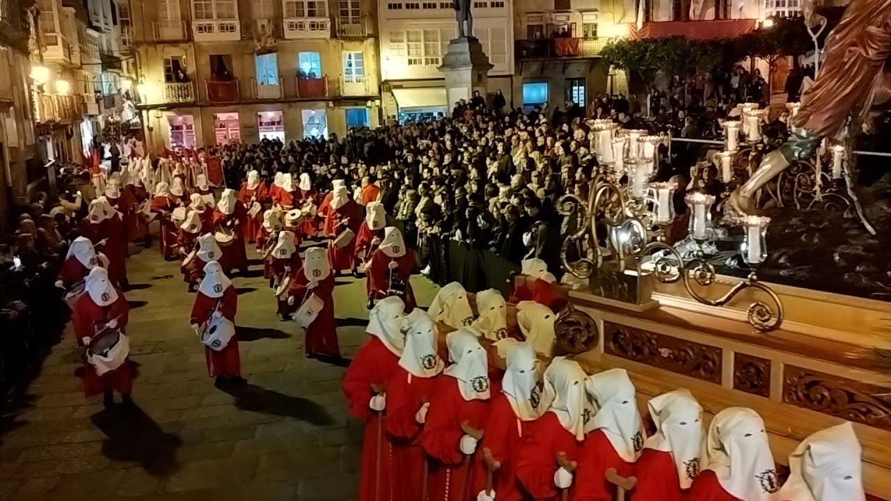 El Prendimiento y la Misericordia recorren las calles de Viveiro