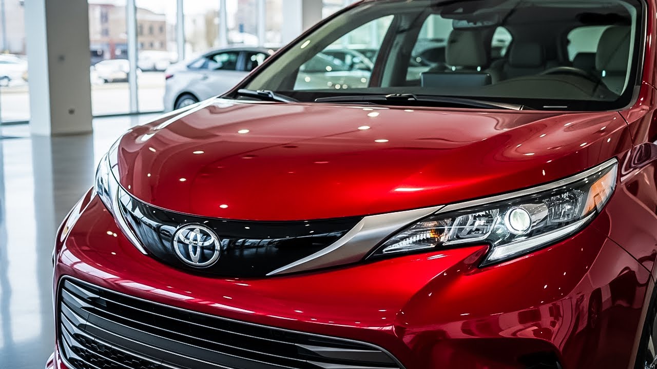 Before You Buy a Minivan in 2026, Watch This Toyota Sienna Review