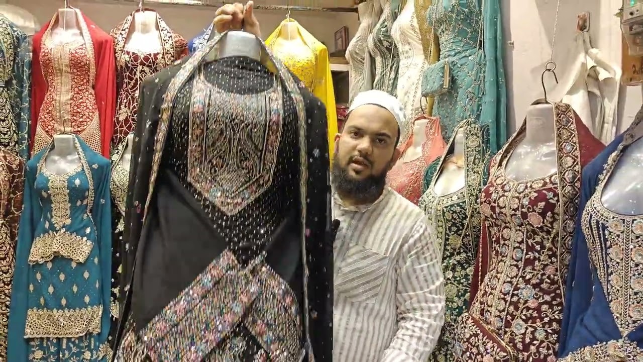 Новые предложения на платья из коллекции MohammedMunawar: всего за 1500 и комбо за 16500. Скорее ...