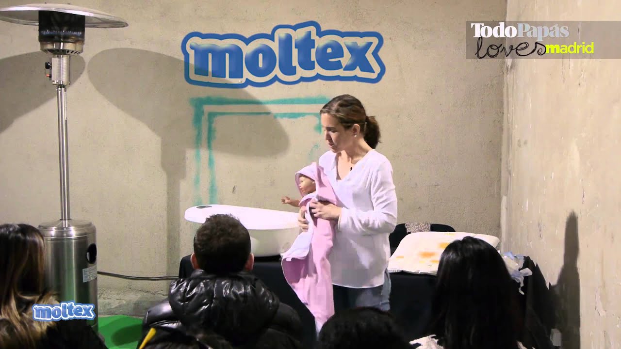 ¿Cómo debemos bañar a un recién nacido? Consejos de higiene infantil | Moltex | #TodoPapasLOVES