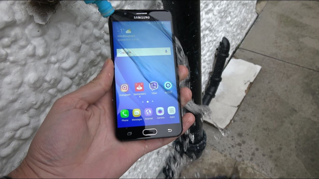 Samsung Galaxy J7 Prime - Water Test! (4K)