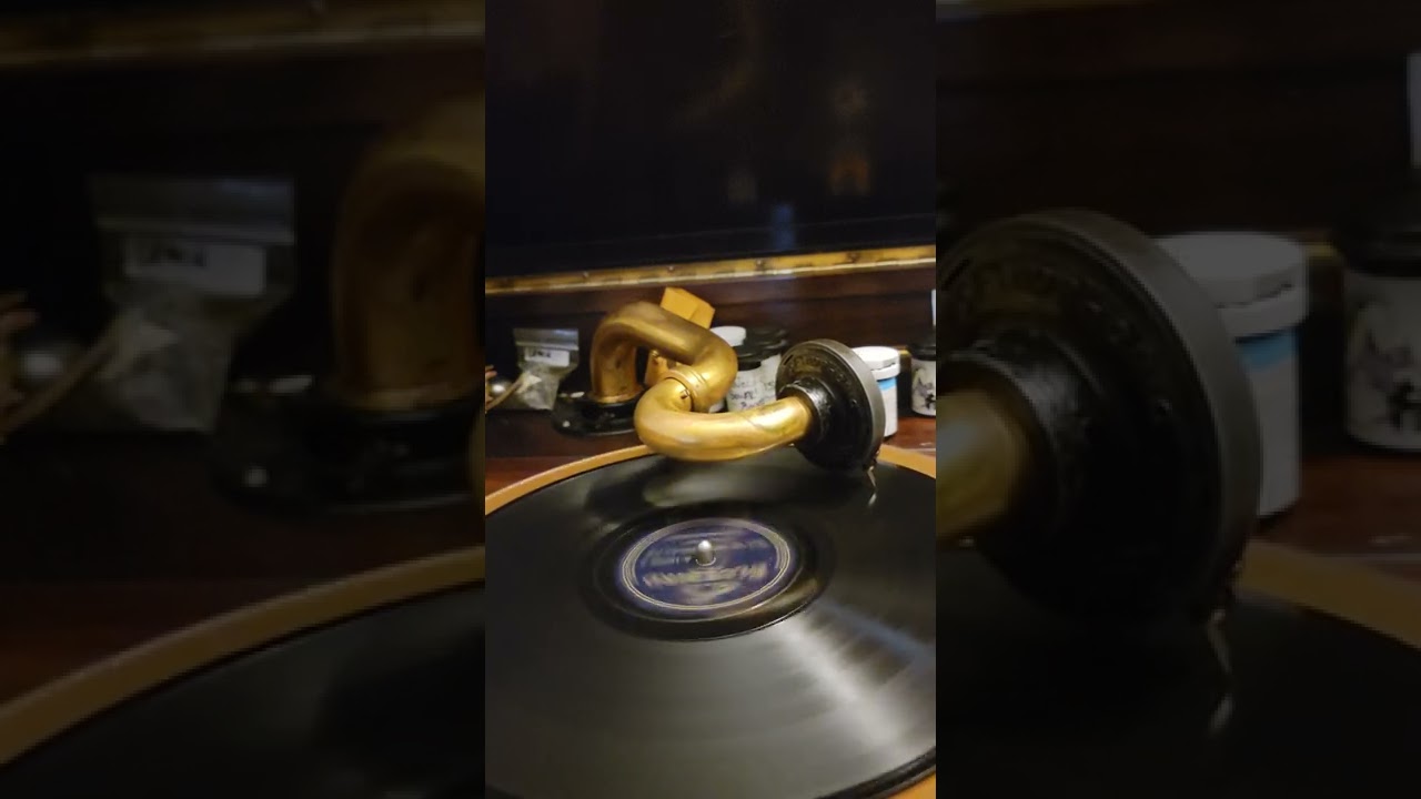 Out of Nowhere - Artie Shaw & his Orchestra Bluebird Records #10320 1939