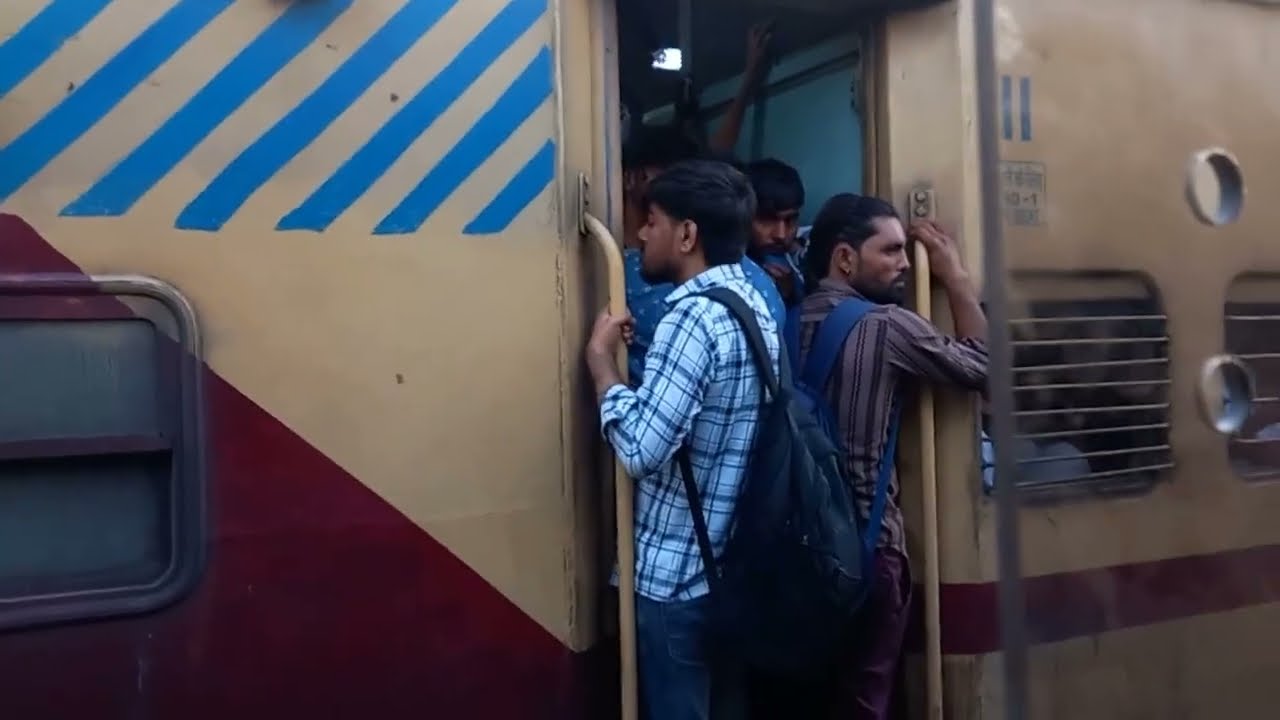 Sahibabad Ghaziabad Section, 3 trains departing Ghaziabad simultaneously 