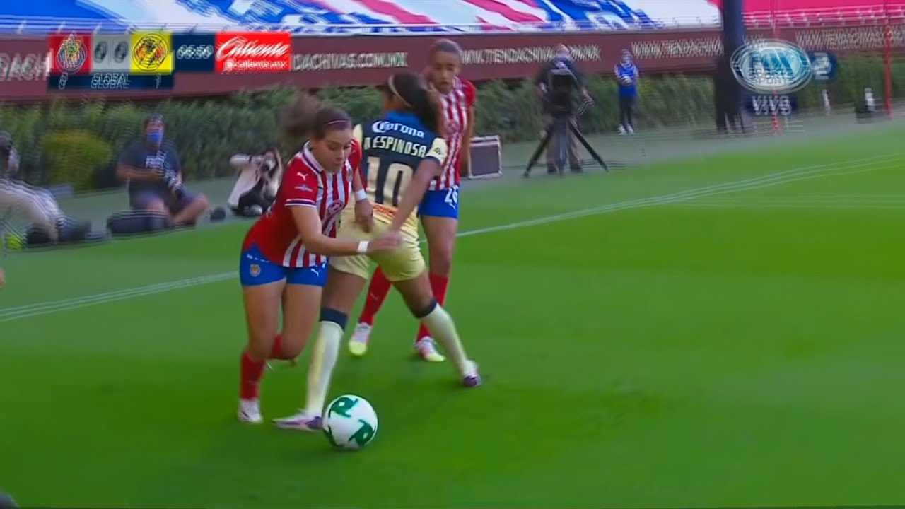 Cuando Las Mujeres Usan Magia en el Fútbol #2