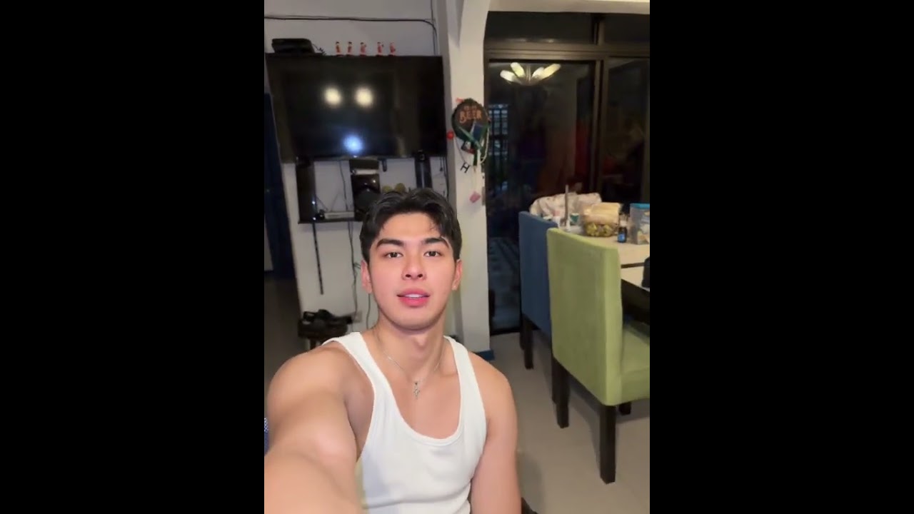 Tiktok: @svesagas (#boys #topless #male #hotmen #hotguys #sexy #abs #shirtless #hot #boyswithabs)