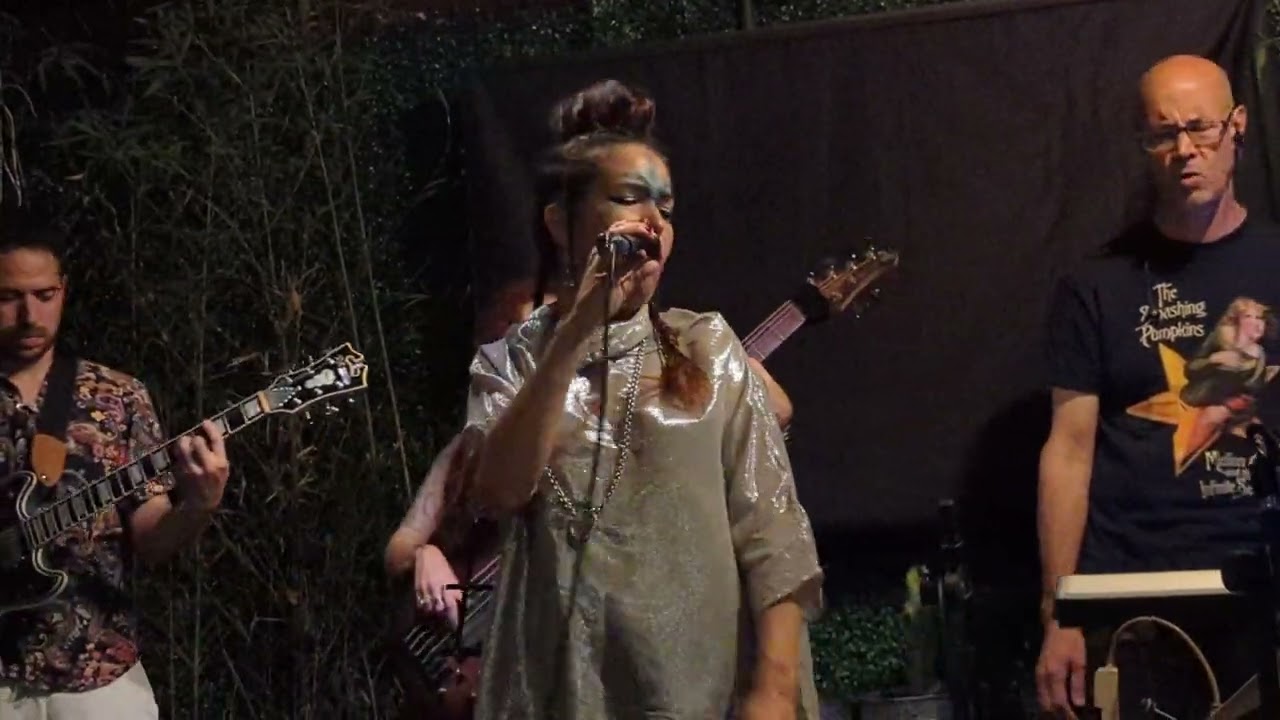 Björk - Bachelorette @ZairaFrancoTumbala 