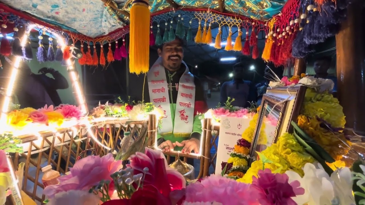मकरंद बानकोटकर यांनी दुसऱ्या वस्तीला गाढ झोपेत असताना आई च्या नावाचे गाणी बोलून मन प्रफुल्लित केले
