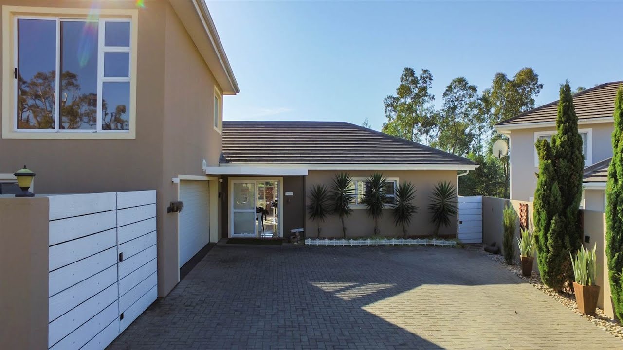 3 Bedroom House for sale in Eastern Cape | East London | Beacon Bay | 56 Bishops Countr |