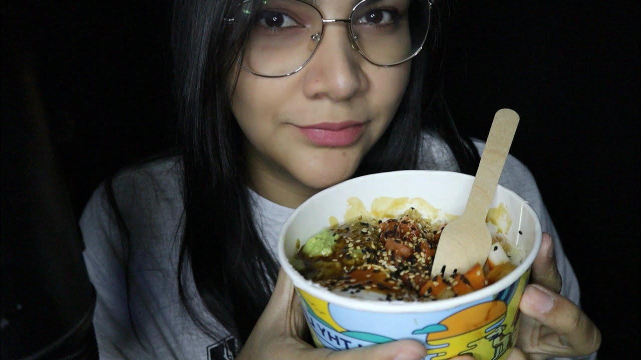 ASMR comiendo poke mientras charlamos de todo un poco