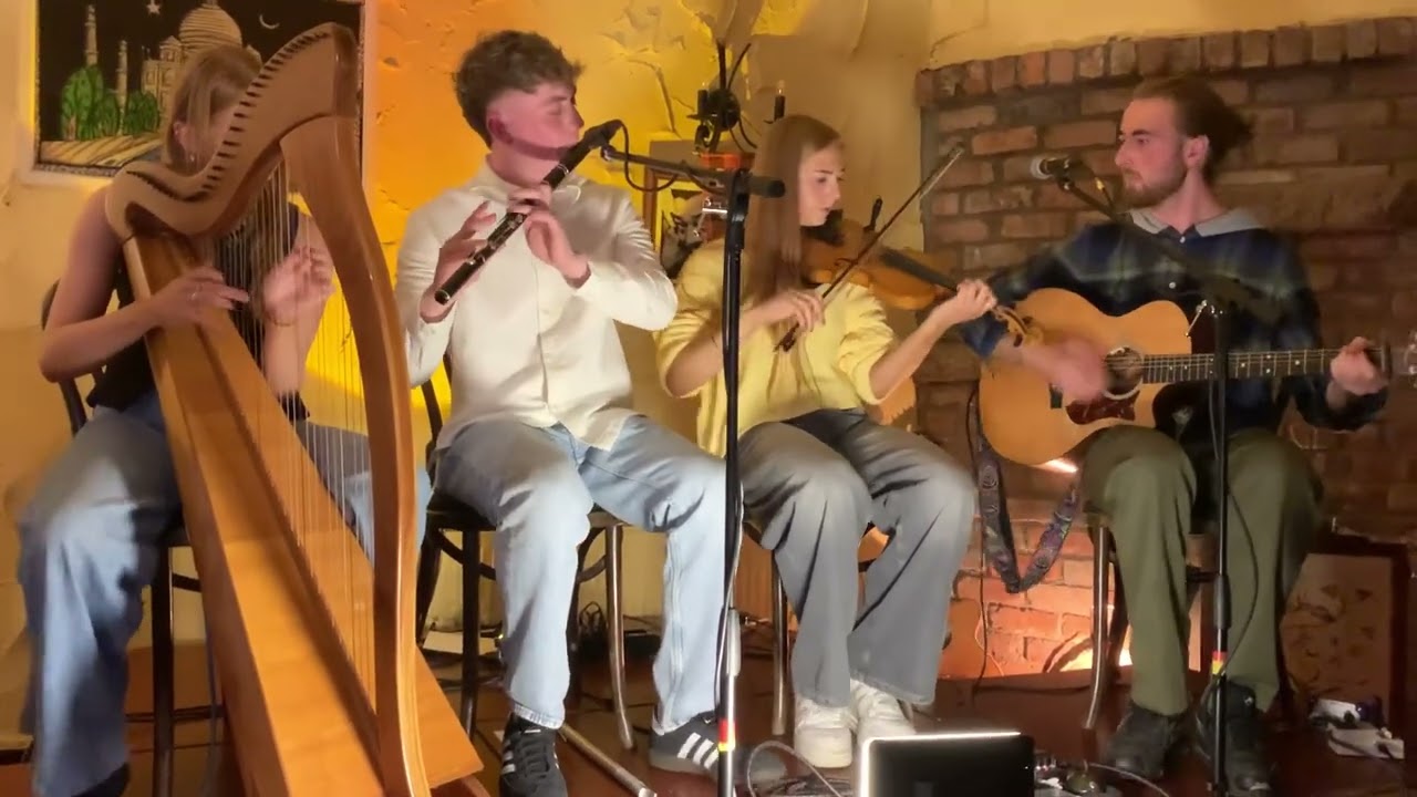 Colfer’s Bannow Fri. 1st Nov ‘25. Opening tunes.